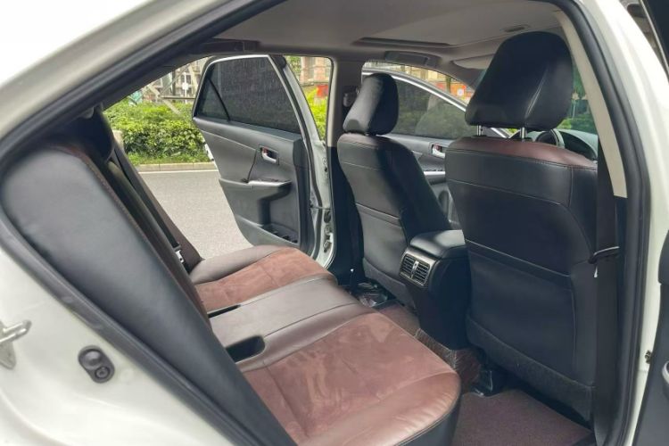 Used Toyota Camry 2016 2.5G 10th Anniversary Deluxe Navigation Edition Interior 3