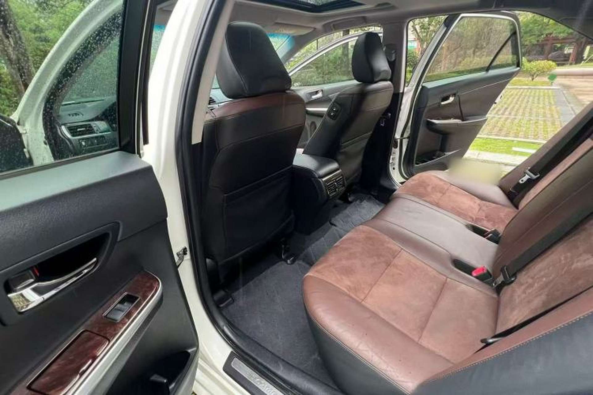Used Toyota Camry 2016 2.0G 10th Anniversary Luxury Edition Interior 3
