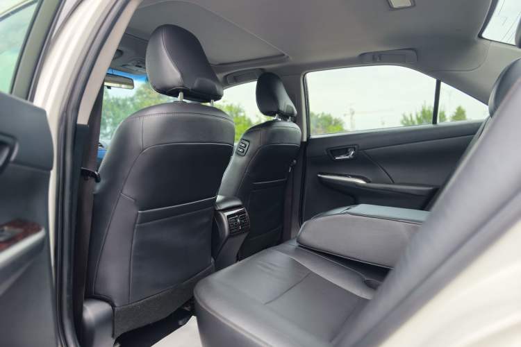 Used Toyota Camry 2016 2.0G 10th Anniversary Leading Edition Interior 5