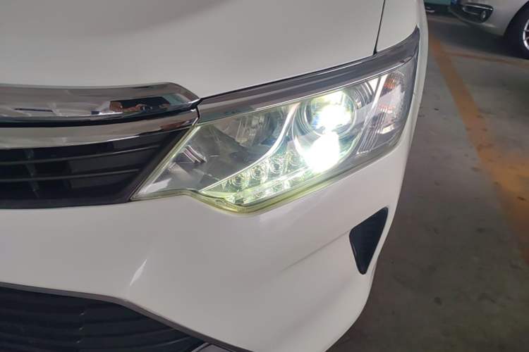 Used Toyota Camry 2016 2.0G 10th Anniversary Leading Edition Left Front Headlight