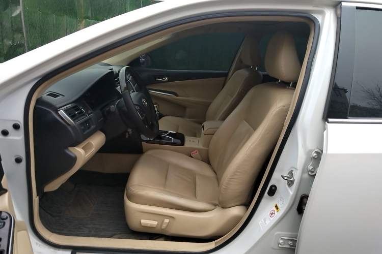 Used Toyota Camry 2016 2.0G 10th Anniversary Leading Edition Left Front Seat