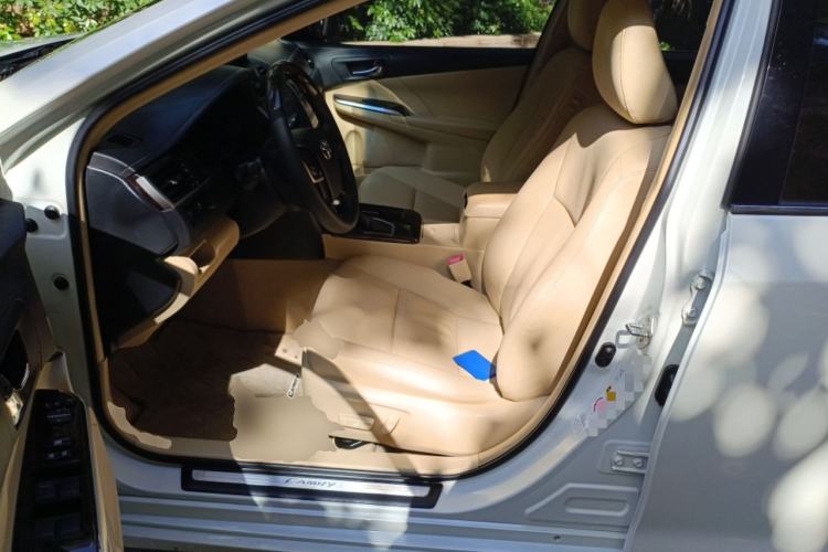 Used Toyota Camry 2016 2.0G 10th Anniversary Leading Edition Left Front Seat