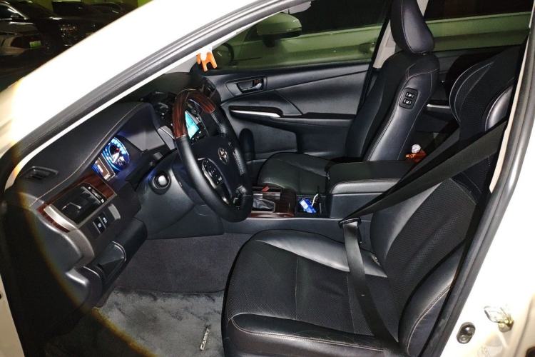 Used Toyota Camry 2016 Dual-Engine 2.5 HG 10th Anniversary Deluxe Navigation Edition Left Front Seat