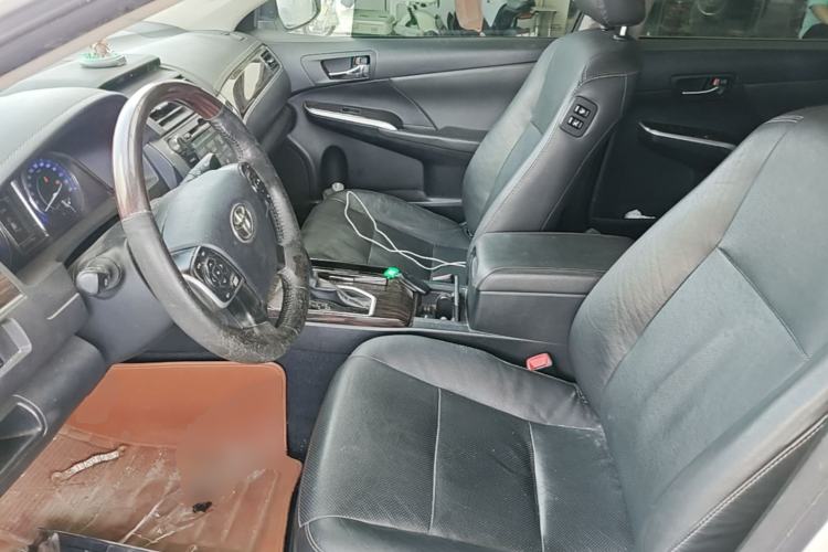 Used Toyota Camry 2016 Dual-Engine 2.5 HG 10th Anniversary Deluxe Navigation Edition Left Front Seat