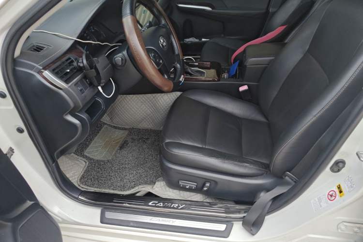 Used Toyota Camry 2016 2.0G 10th Anniversary Leading Edition Left Front Seat