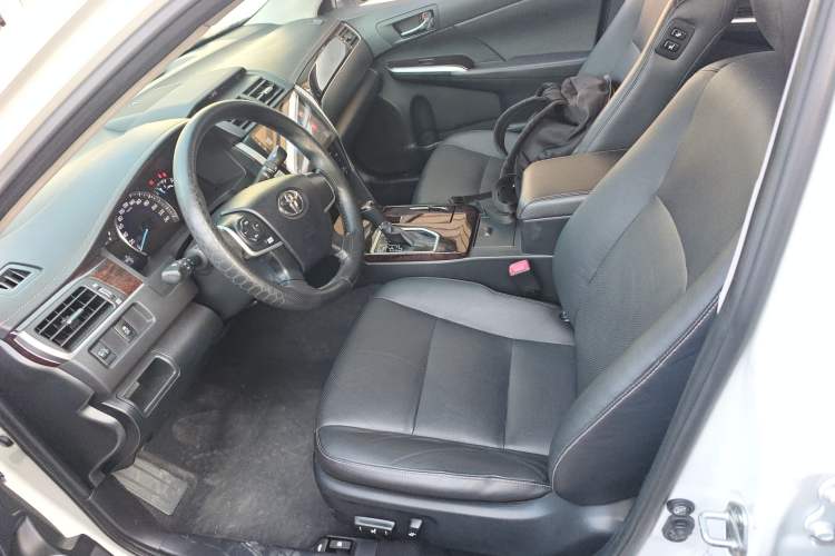 Used Toyota Camry 2016 2.0G 10th Anniversary Leading Edition Left Front Seat