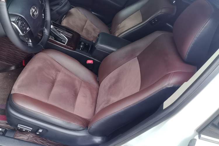 Used Toyota Camry 2016 2.5G 10th Anniversary Deluxe Navigation Edition Left Front Seat