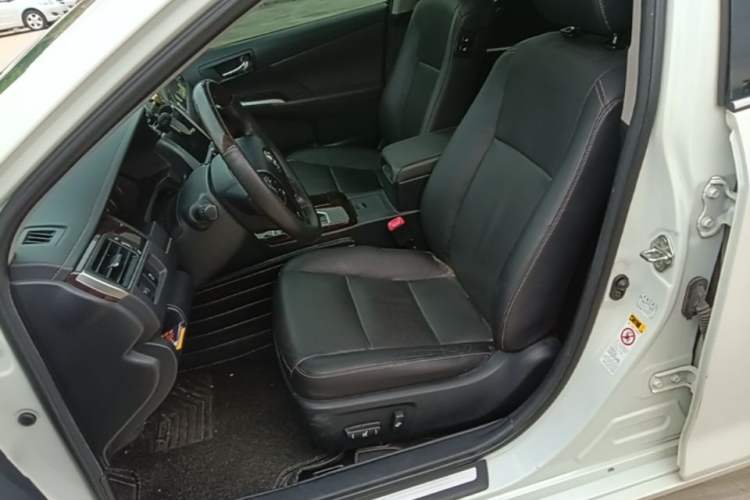 Used Toyota Camry 2016 2.0G 10th Anniversary Leading Edition Left Front Seat