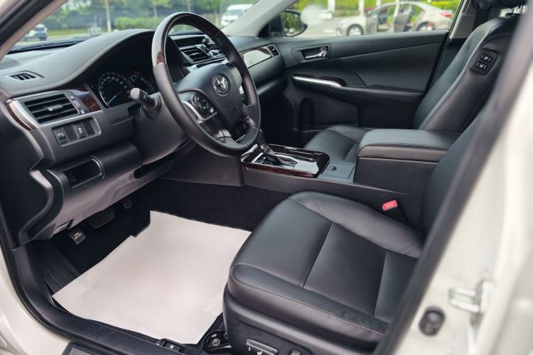 Used Toyota Camry 2016 2.0G 10th Anniversary Leading Edition Left Front Seat