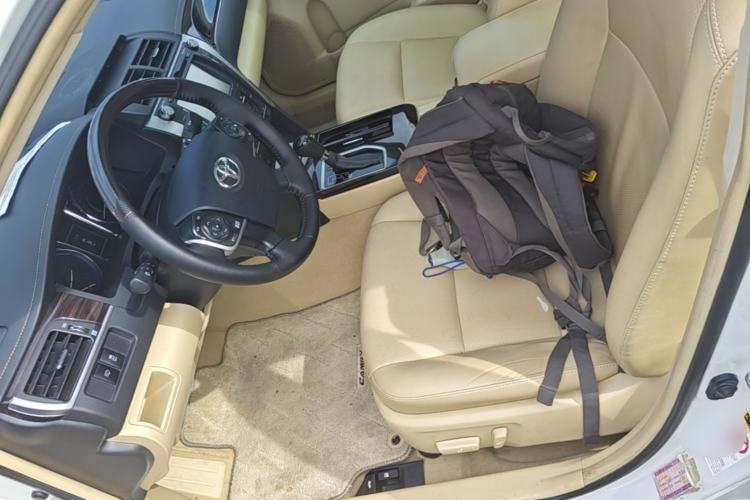 Used Toyota Camry 2016 Dual-Engine 2.5 HG 10th Anniversary Deluxe Navigation Edition Left Front Seat