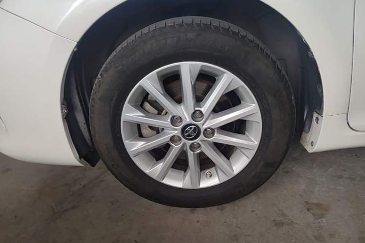 Used Toyota Camry 2016 2.0G 10th Anniversary Leading Edition Left Front Wheel Hub
