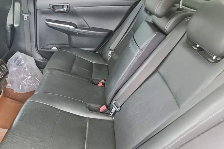 Used Toyota Camry 2016 Dual-Engine 2.5 HG 10th Anniversary Deluxe Navigation Edition Left Rear Seat