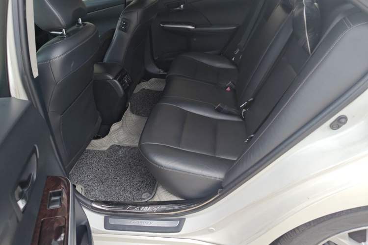 Used Toyota Camry 2016 2.0G 10th Anniversary Leading Edition Left Rear Seat