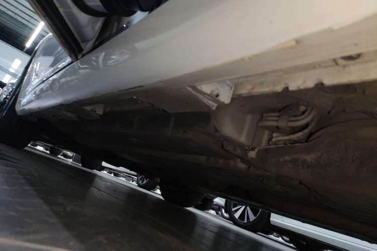 Used Toyota Camry 2016 2.0G 10th Anniversary Leading Edition Left Side Sill