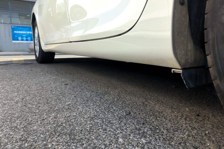 Used Toyota Camry 2016 2.0G 10th Anniversary Leading Edition Left Side Sill