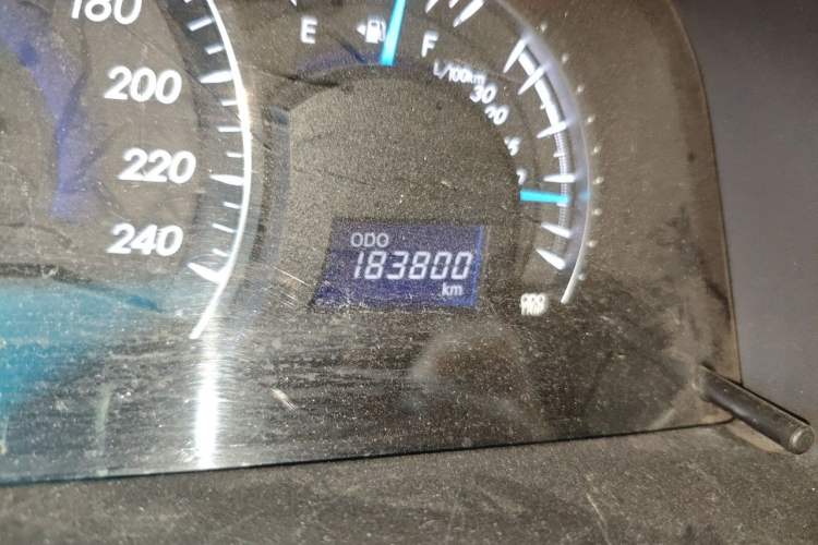 Used Toyota Camry 2016 2.0G 10th Anniversary Luxury Edition Odometer Close Up