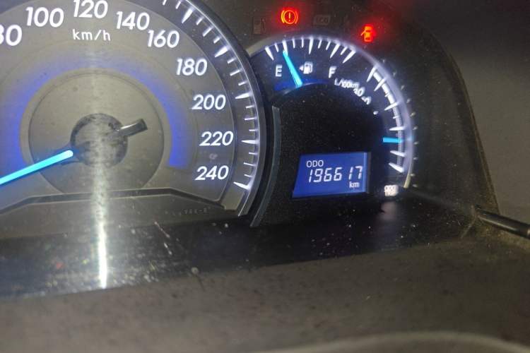 Used Toyota Camry 2016 2.0G 10th Anniversary Leading Edition Odometer Close Up