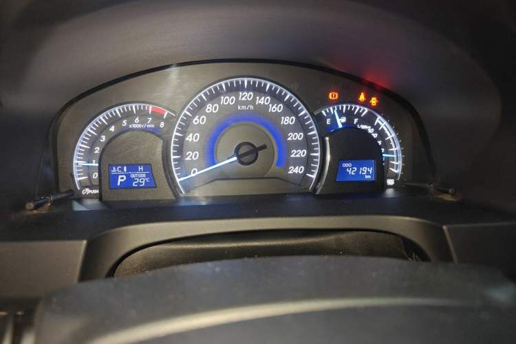 Used Toyota Camry 2016 2.0G 10th Anniversary Leading Edition Odometer Close Up