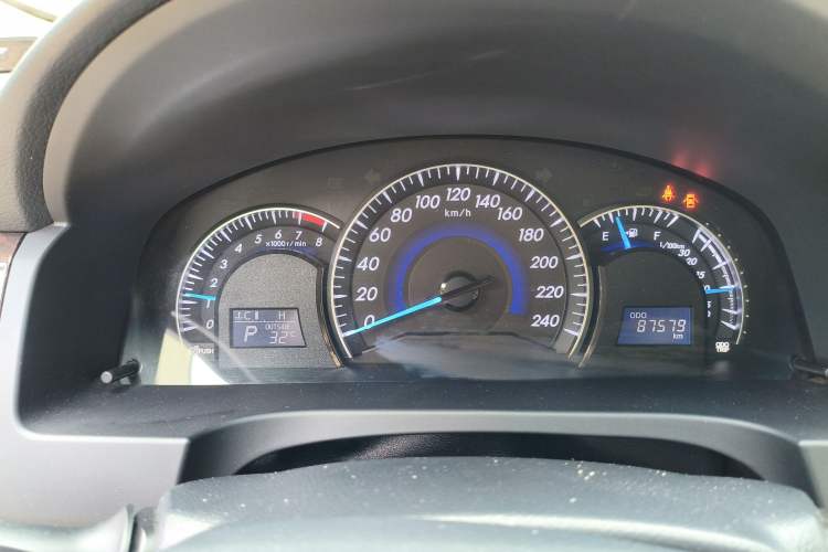 Used Toyota Camry 2016 2.0G 10th Anniversary Leading Edition Odometer Close Up