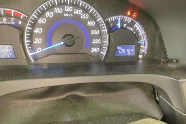 Used Toyota Camry 2016 2.5G 10th Anniversary Deluxe Navigation Edition Odometer Close Up