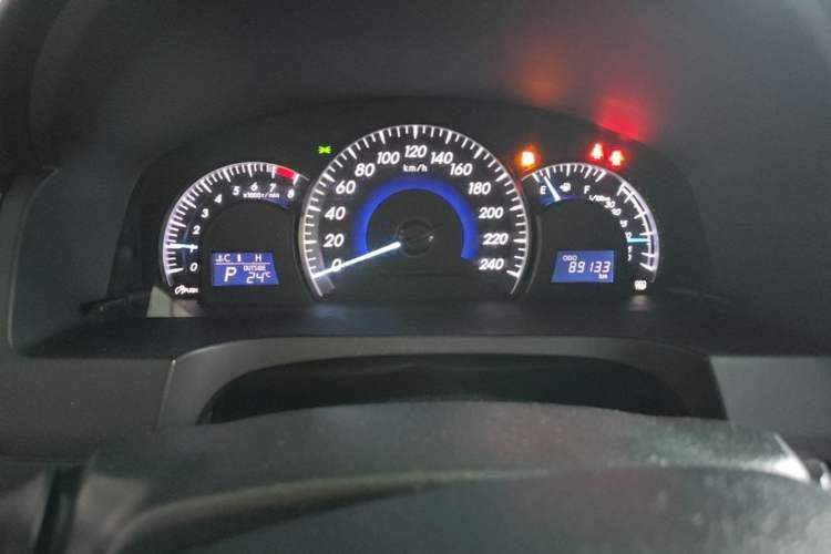 Used Toyota Camry 2016 2.0G 10th Anniversary Leading Edition Odometer Close Up