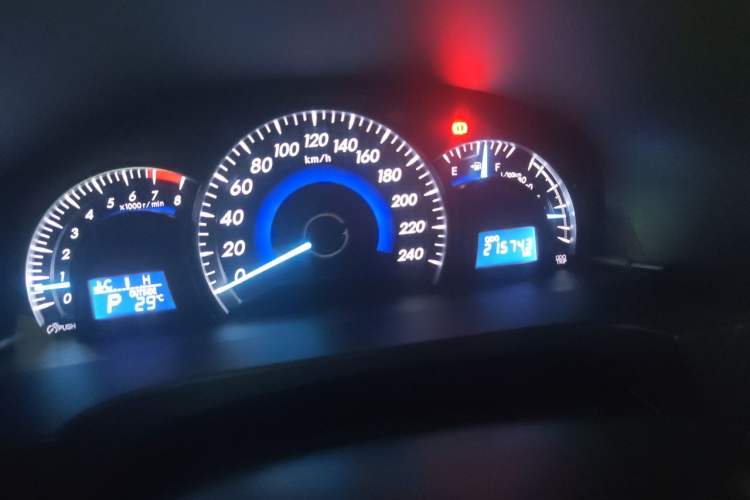 Used Toyota Camry 2016 2.0E 10th Anniversary Elite Edition Odometer Close Up