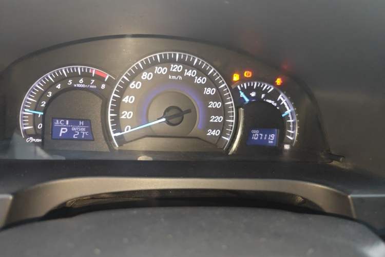Used Toyota Camry 2016 2.0E 10th Anniversary Elite Edition Odometer Close Up