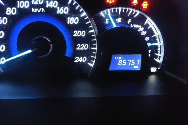 Used Toyota Camry 2016 2.0G 10th Anniversary Luxury Edition Odometer Close Up