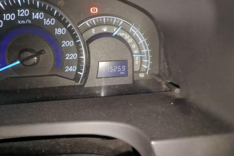 Used Toyota Camry 2016 2.0G 10th Anniversary Leading Edition Odometer Close Up