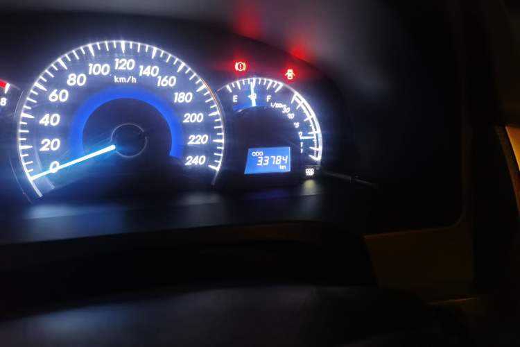 Used Toyota Camry 2016 2.0G 10th Anniversary Leading Edition Odometer Close Up