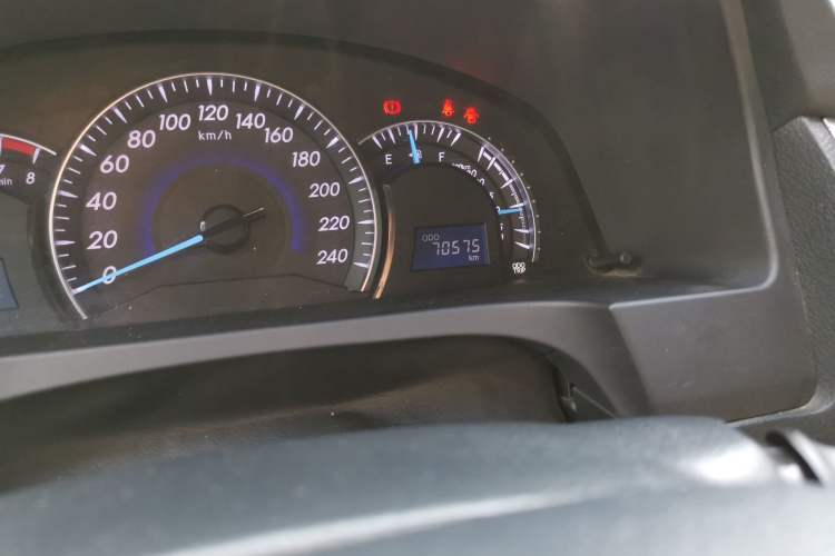 Used Toyota Camry 2016 2.0G 10th Anniversary Leading Edition Odometer Close Up