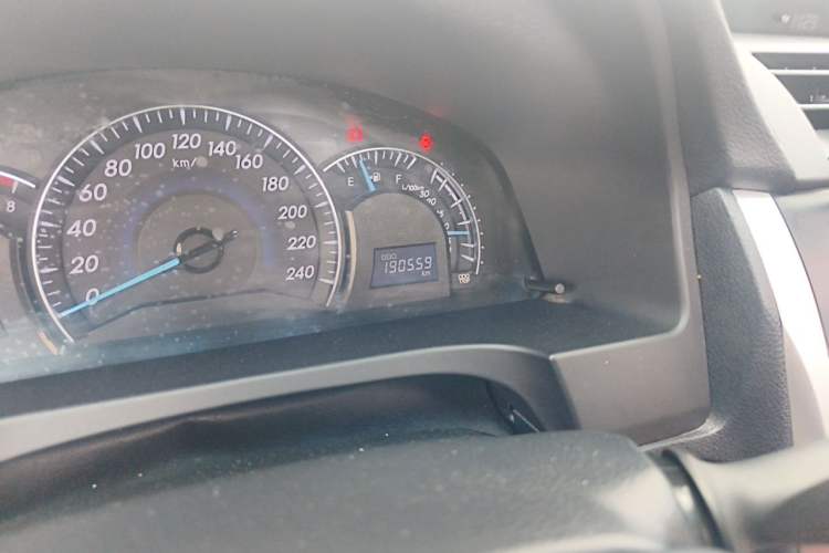 Used Toyota Camry 2016 2.0G 10th Anniversary Leading Edition Odometer Close Up
