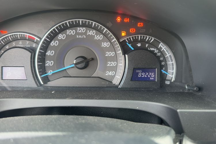 Used Toyota Camry 2016 2.0E 10th Anniversary Elite Edition Odometer Close Up