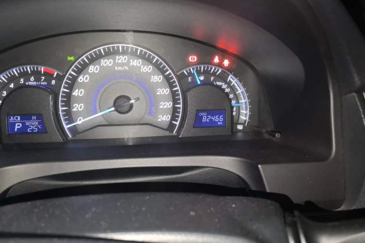 Used Toyota Camry 2016 2.0G 10th Anniversary Luxury Edition Odometer Close Up