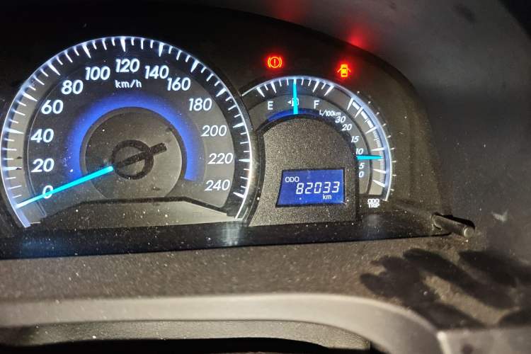 Used Toyota Camry 2016 2.5G 10th Anniversary Deluxe Navigation Edition Odometer Close Up