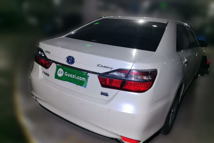 Used Toyota Camry 2016 Dual-Engine 2.5 HG 10th Anniversary Deluxe Navigation Edition Rear Right 45 Deg
