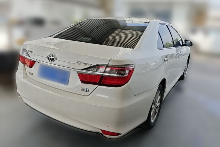 Used Toyota Camry 2016 Dual-Engine 2.5 HG 10th Anniversary Deluxe Navigation Edition Rear Right 45 Deg