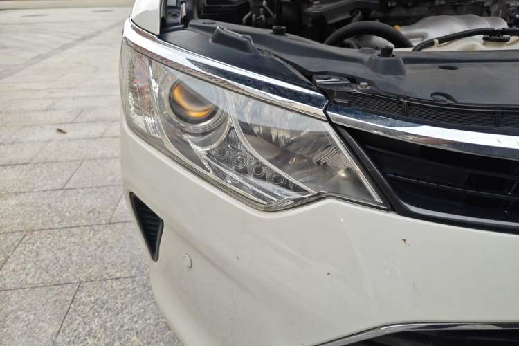 Used Toyota Camry 2016 2.0E 10th Anniversary Elite Edition Right Front Headlight