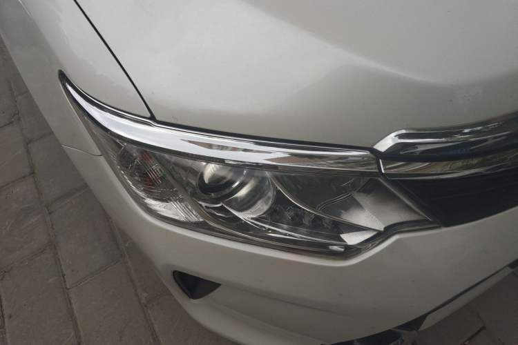 Used Toyota Camry 2016 2.0G 10th Anniversary Leading Edition Right Front Headlight