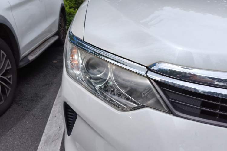 Used Toyota Camry 2016 2.0G 10th Anniversary Leading Edition Right Front Headlight