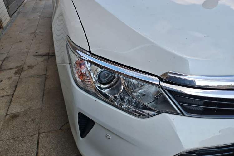 Used Toyota Camry 2016 2.0G 10th Anniversary Leading Edition Right Front Headlight