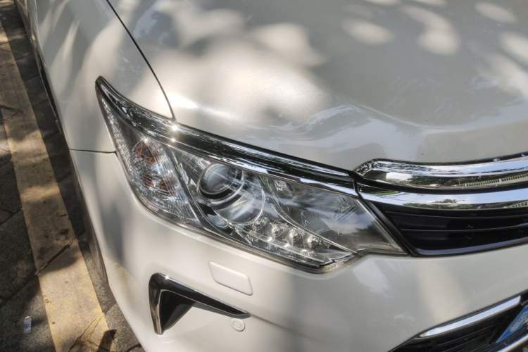 Used Toyota Camry 2016 2.5G 10th Anniversary Deluxe Navigation Edition Right Front Headlight