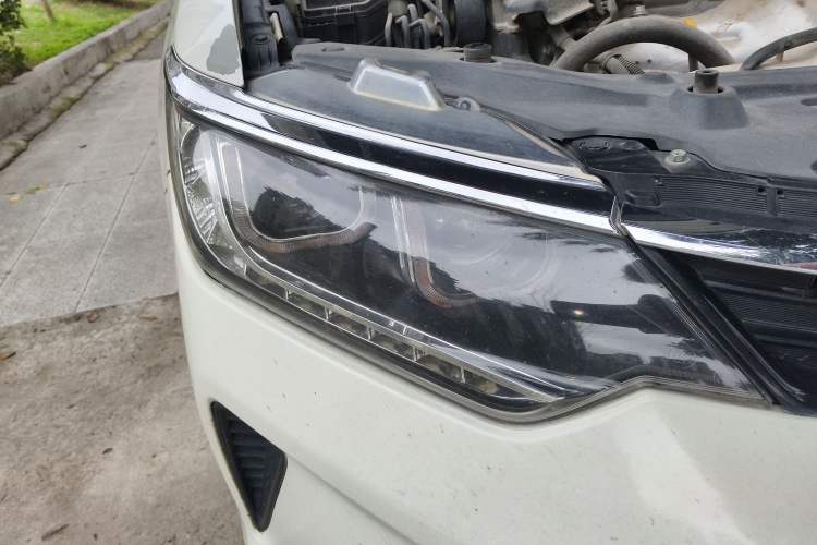 Used Toyota Camry 2016 2.0G 10th Anniversary Leading Edition Right Front Headlight