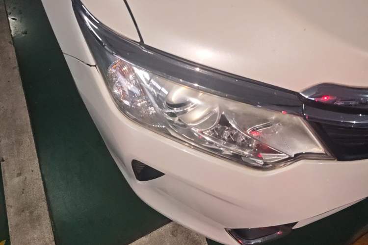 Used Toyota Camry 2016 2.0E 10th Anniversary Elite Edition Right Front Headlight