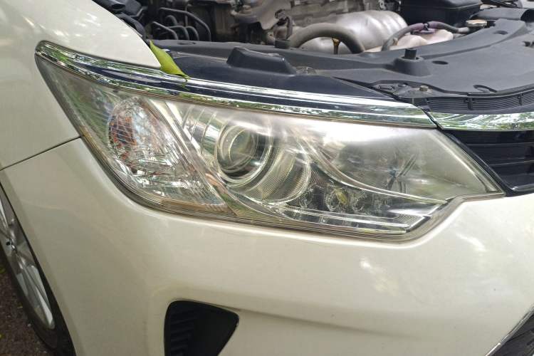 Used Toyota Camry 2016 2.0E 10th Anniversary Elite Edition Right Front Headlight
