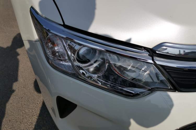 Used Toyota Camry 2016 2.0G 10th Anniversary Leading Edition Right Front Headlight