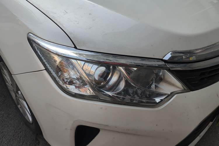 Used Toyota Camry 2016 2.0G 10th Anniversary Leading Edition Right Front Headlight