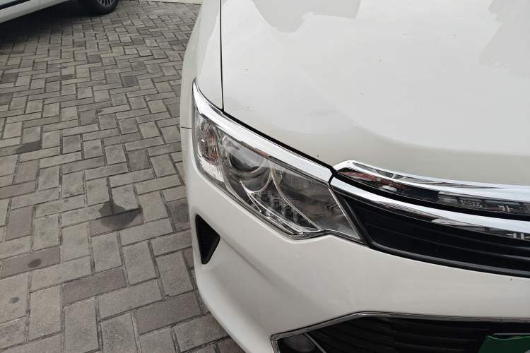 Used Toyota Camry 2016 2.0G 10th Anniversary Leading Edition Right Front Headlight