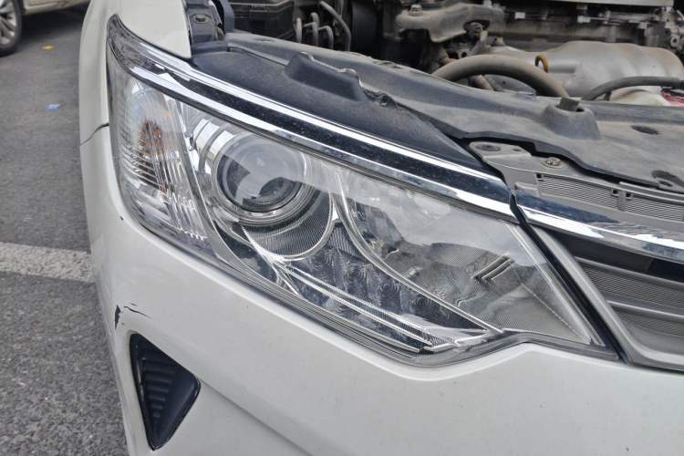 Used Toyota Camry 2016 2.0G 10th Anniversary Leading Edition Right Front Headlight