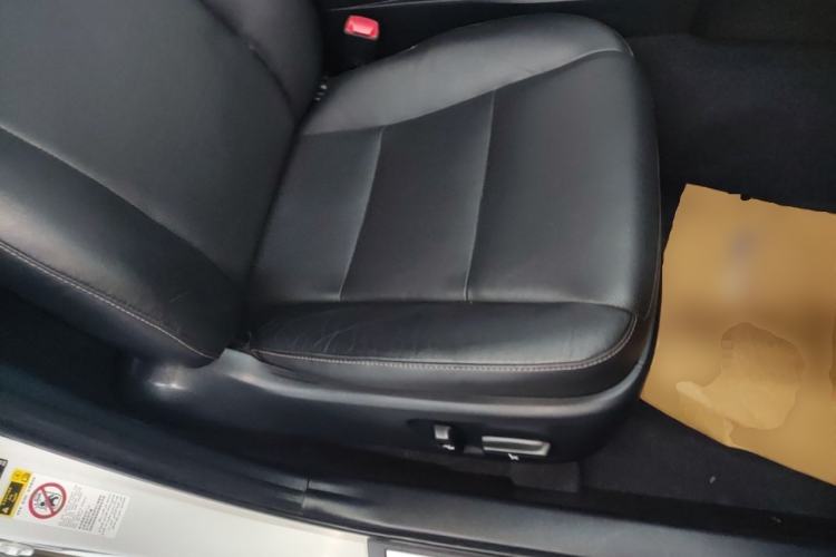 Used Toyota Camry 2016 2.0G 10th Anniversary Leading Edition Right Front Seat